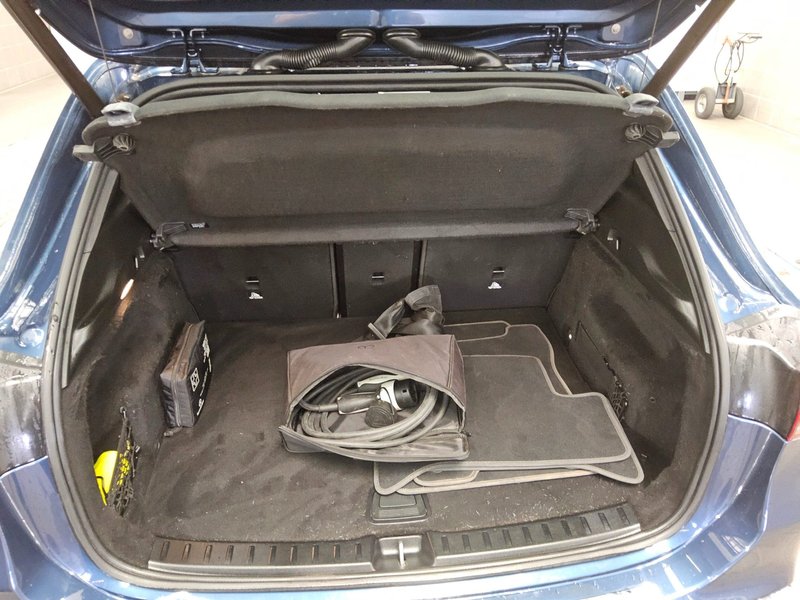 Mercedes-Benz EQA 250 AMG Line • ACC • AHK — 12