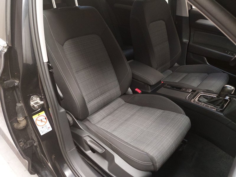 Volkswagen Passat Variant 2.0 TDI 4MOTION automatik Business • ACC — 10