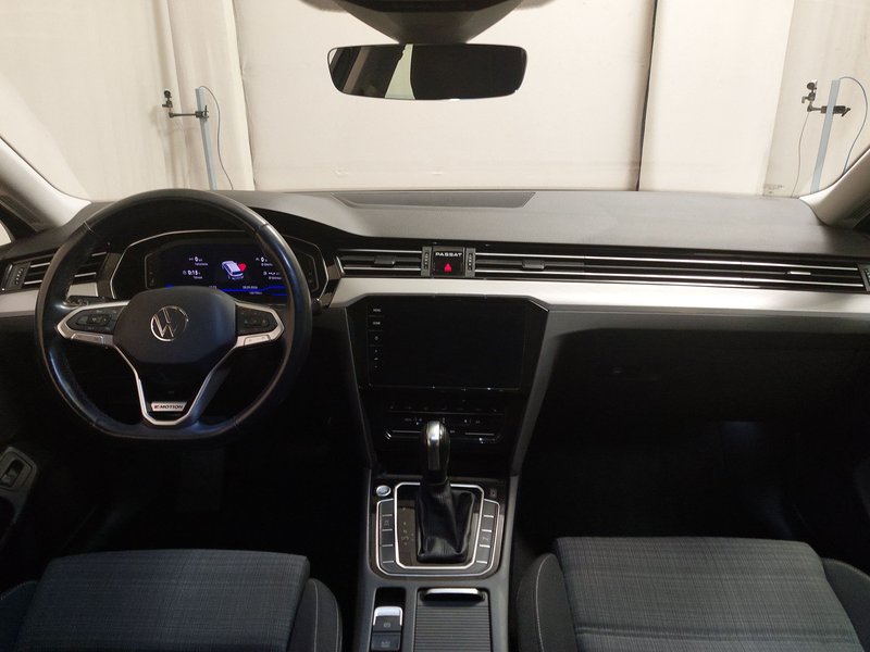 Volkswagen Passat Variant 2.0 TDI 4MOTION automatik Business • ACC — 13