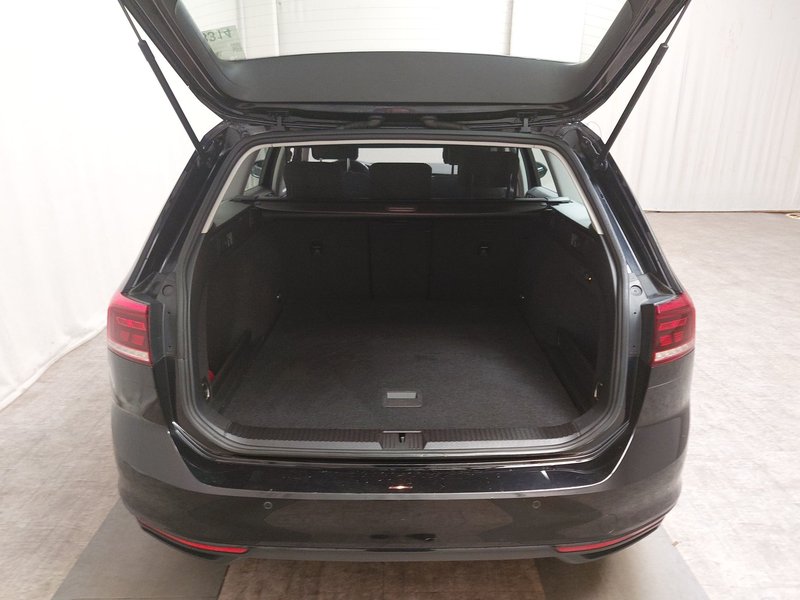 Volkswagen Passat Variant 2.0 TDI 4MOTION automatik Business • ACC — 15