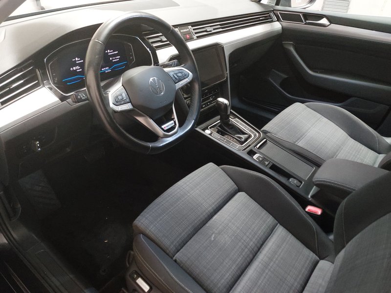 Volkswagen Passat Variant 2.0 TDI 4MOTION automatik Business • ACC — 6
