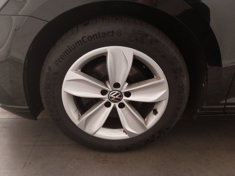 Volkswagen Passat Variant 2.0 TDI 4MOTION automatik Business • ACC — 8