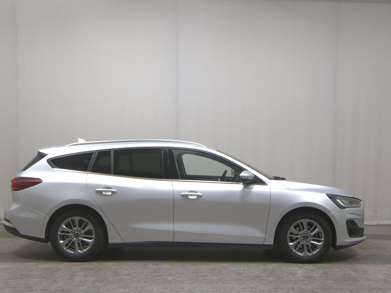 Ford Focus Turnier 1.5 EcoBlue automatik Titanium X • Kuka za vuču (AHK)