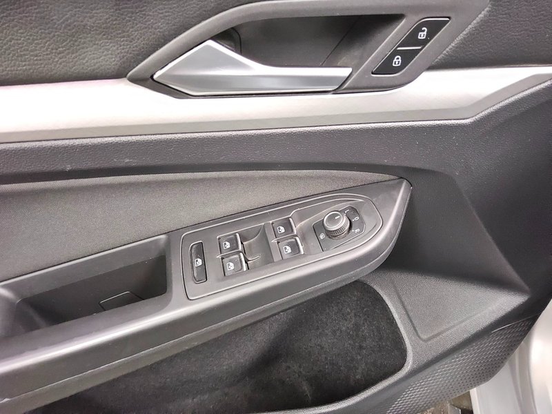 Volkswagen Golf 8 Variant 2.0 TDI automatik Life • ACC • Full LED — 10