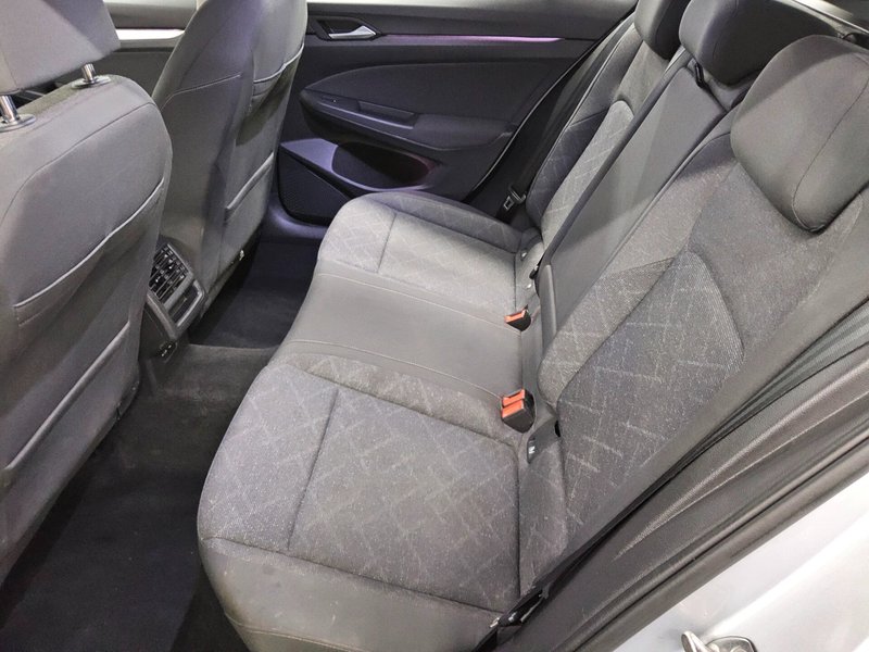 Volkswagen Golf 8 Variant 2.0 TDI automatik Life • ACC • Full LED — 13