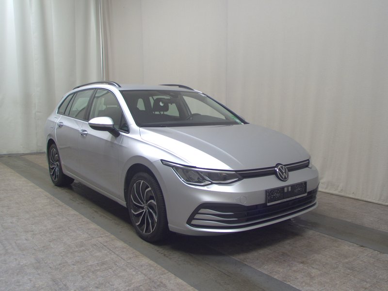 Volkswagen Golf 8 Variant 2.0 TDI automatik Life • ACC • Full LED — 3