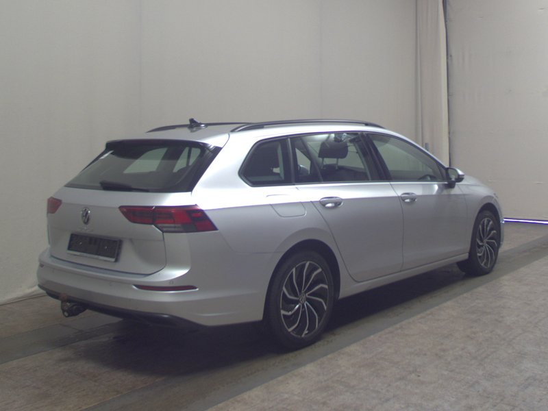 Volkswagen Golf 8 Variant 2.0 TDI automatik Life • ACC • Full LED — 4