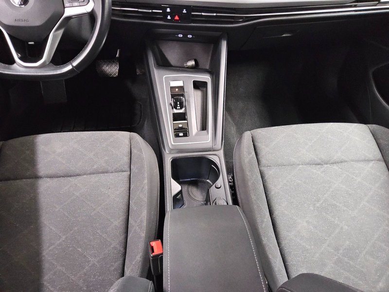 Volkswagen Golf 8 Variant 2.0 TDI automatik Life • ACC • Full LED — 6