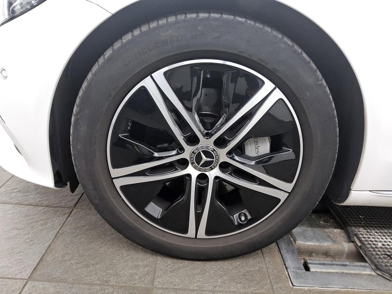 Mercedes-Benz C 180 d Avantgarde • Full LED — 10