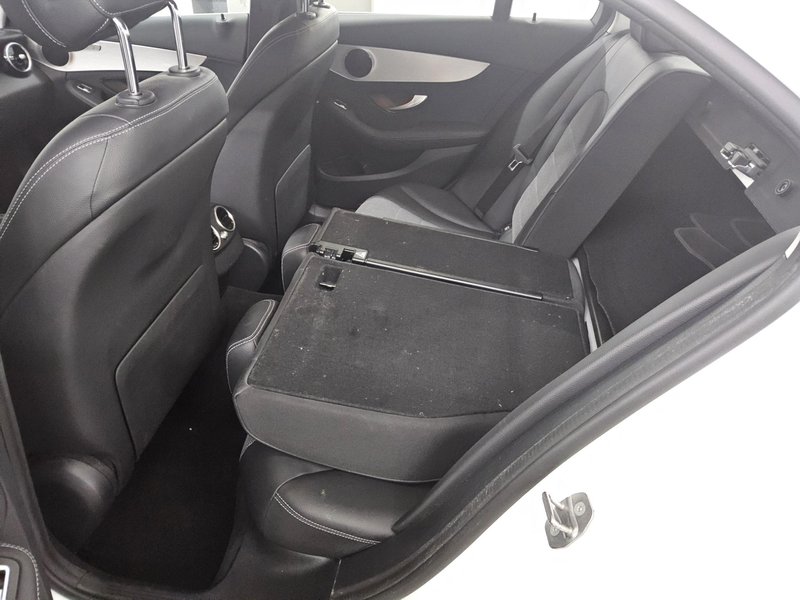 Mercedes-Benz C 180 d Avantgarde • Full LED — 12