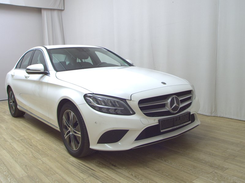 Mercedes-Benz C 180 d Avantgarde • Full LED — 3