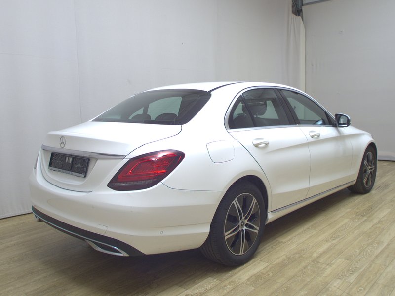 Mercedes-Benz C 180 d Avantgarde • Full LED — 4