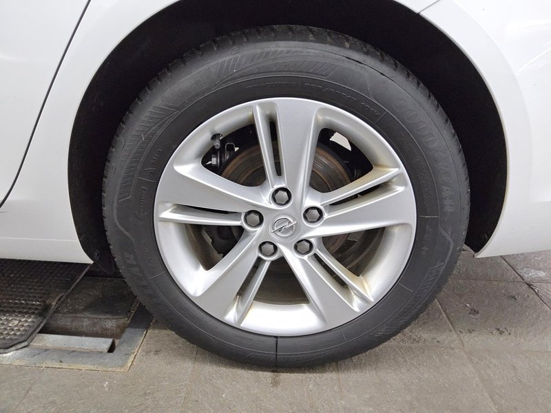 Opel Insignia ST 1.5 D Business Edition automatik • LED • navigacija — 10