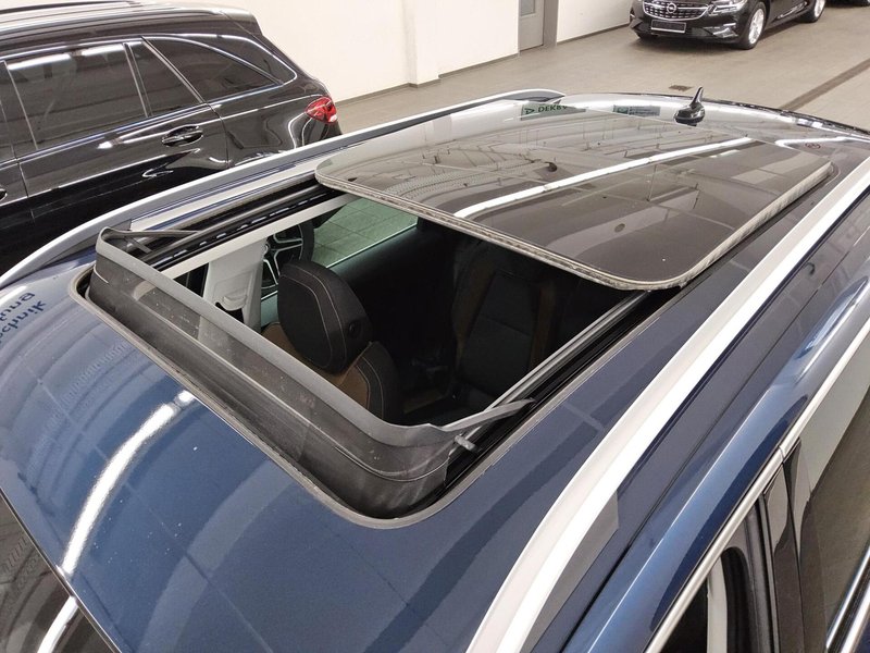 Škoda Karoq 2.0 TDI 4x4 Scout automatik • panorama • ACC — 13