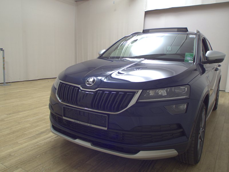 Škoda Karoq 2.0 TDI 4x4 Scout automatik • panorama • ACC — 2