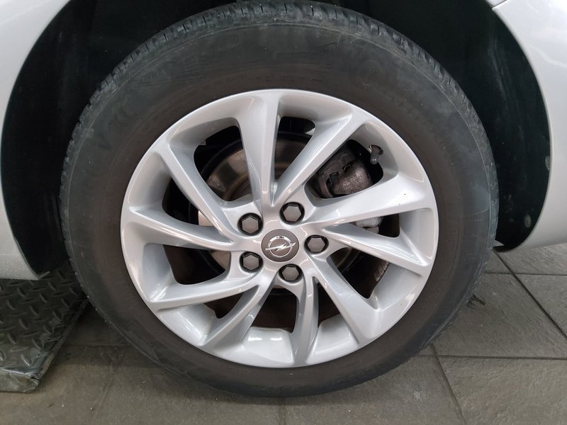 Opel Astra ST 1.2 Turbo Edition • Full LED — 10