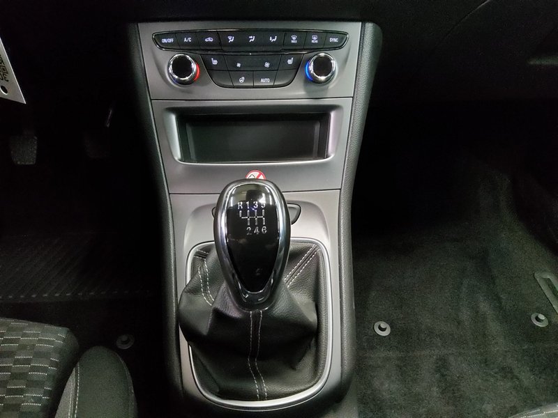 Opel Astra ST 1.2 Turbo Edition • Full LED — 6