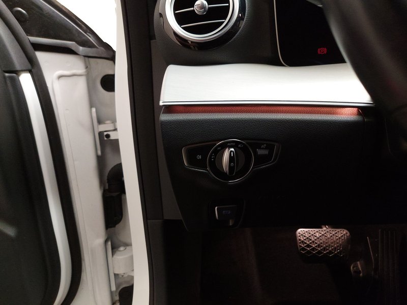 Mercedes-Benz E 220 d karavan automatik Avantgarde • ACC • LED — 11