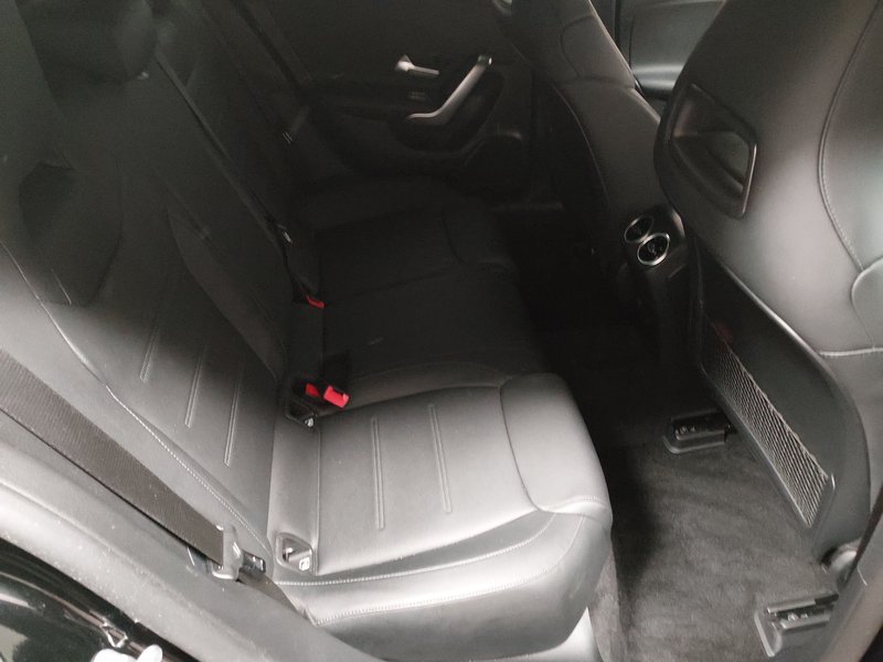 Mercedes-Benz CLA 200 d Shooting Brake automatik Progressive • Full LED — 12