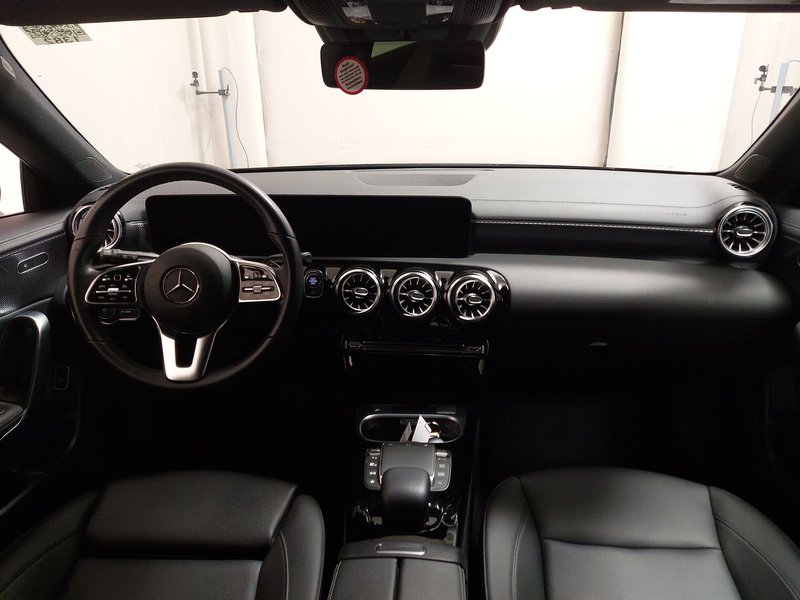 Mercedes-Benz CLA 200 d Shooting Brake automatik Progressive • Full LED — 16