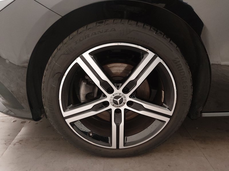 Mercedes-Benz CLA 200 d Shooting Brake automatik Progressive • Full LED — 8