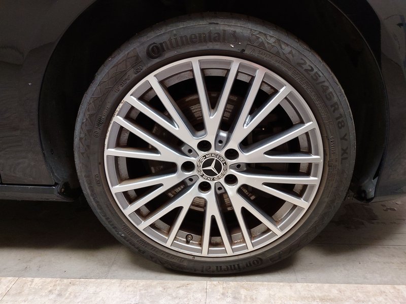 Mercedes-Benz CLA 250 e Coupé automatik Progressive • Full LED • AHK — 11