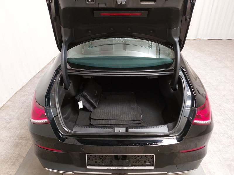 Mercedes-Benz CLA 250 e Coupé automatik Progressive • Full LED • AHK — 17