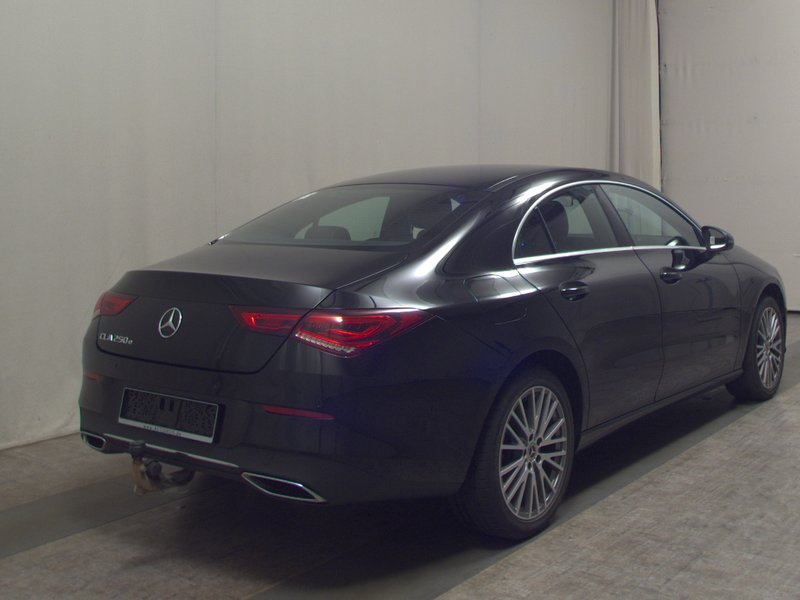 Mercedes-Benz CLA 250 e Coupé automatik Progressive • Full LED • AHK — 4