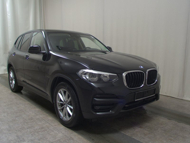 BMW X3 xDrive20d automatik • HUD • ACC — 3