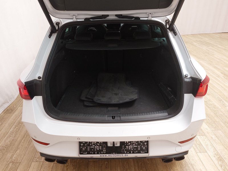 Cupra Leon Sportstourer 2.0 TSI automatik • ACC • LED — 17
