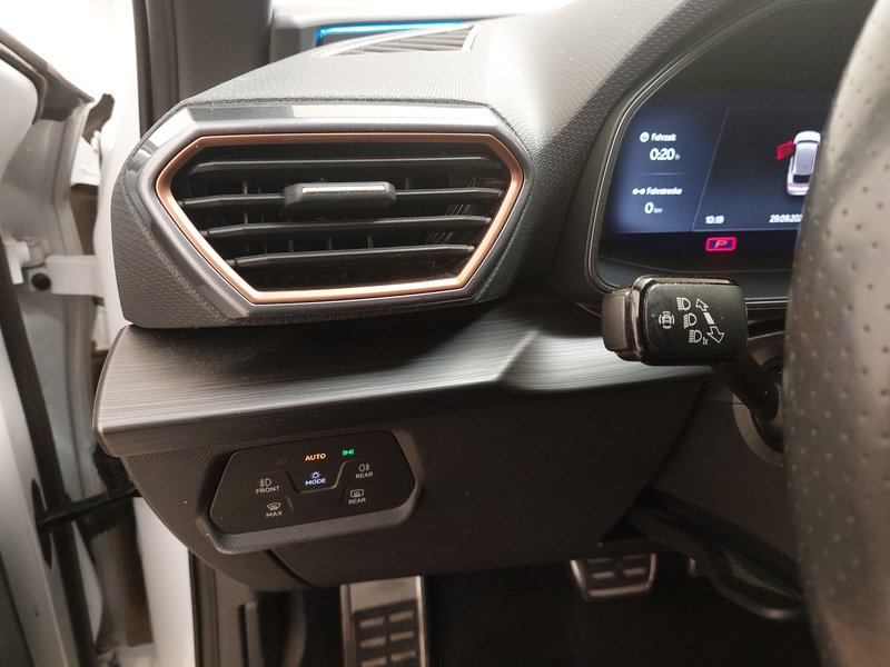 Cupra Leon Sportstourer 2.0 TSI automatik • ACC • LED — 7