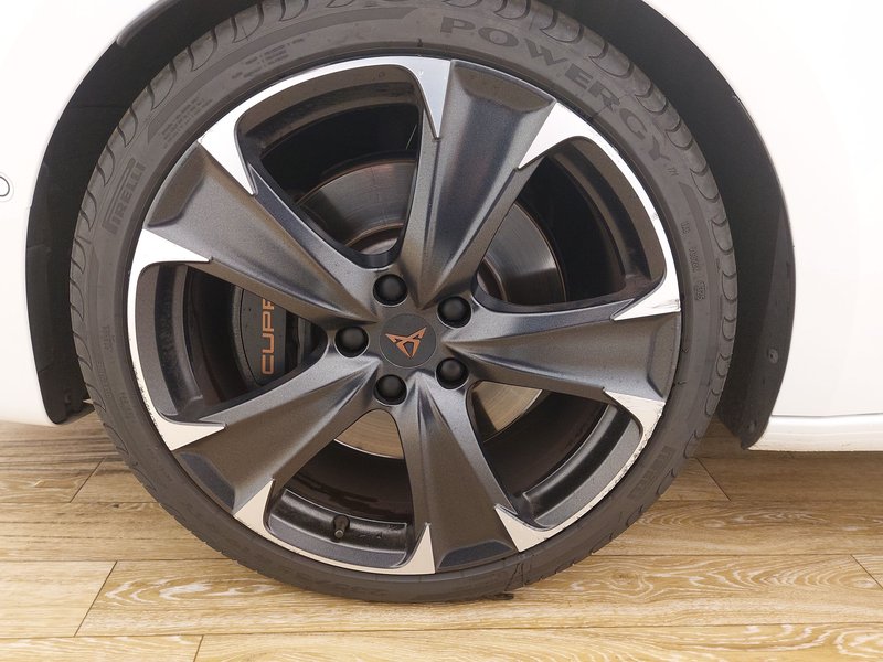 Cupra Leon Sportstourer 2.0 TSI automatik • ACC • LED — 8