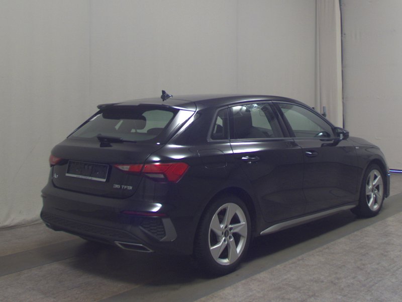 Audi A3 Sportback 30 TFSI S line automatik • digitalni instrumenti • LED — 4