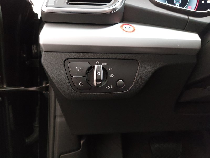 Audi Q5 50 TDI quattro S line automatik • panorama • LED — 7