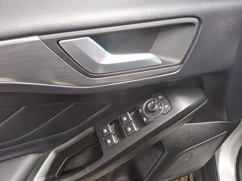 Ford Focus Turnier 1.0 EcoBoost Titanium • LED • navigacija — 9