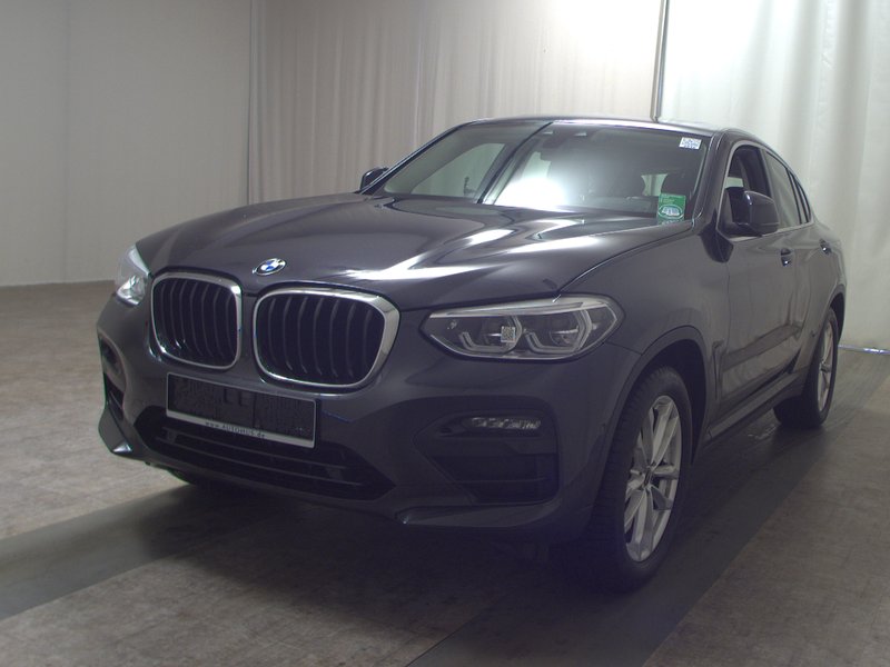BMW X4 xDrive20d automatik Advantage • panorama • HUD — 2