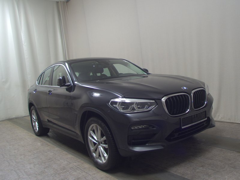 BMW X4 xDrive20d automatik Advantage • panorama • HUD — 3
