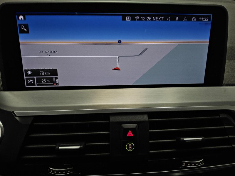 BMW X4 xDrive20d automatik Advantage • panorama • HUD — 7