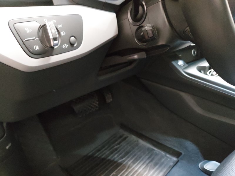 Audi A4 Avant 40 TDI quattro • 4x4 • LED — 7