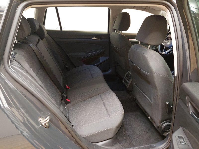 Volkswagen Golf Variant 1.0 TSI Life • ACC • Full LED — 12