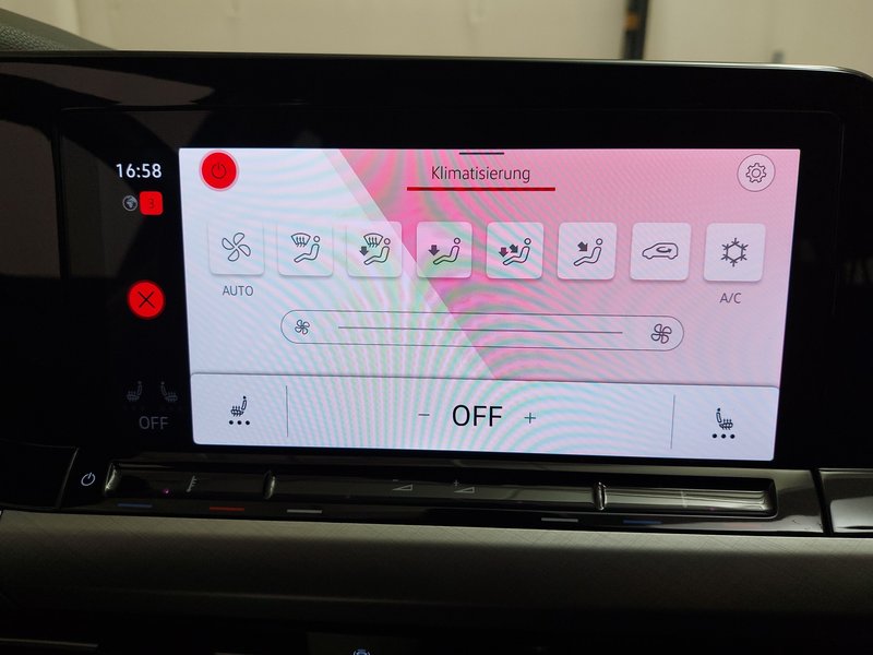 Volkswagen Golf Variant 1.0 TSI Life • ACC • Full LED — 19