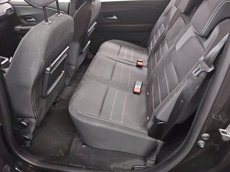 Dacia Jogger 1.0 TCe • Full LED — 12
