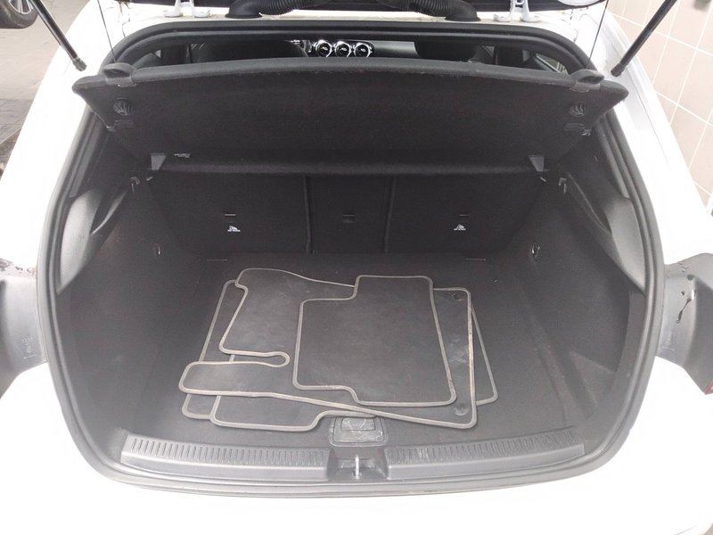 Mercedes-Benz A 180 d automatik • LED • koža — 12
