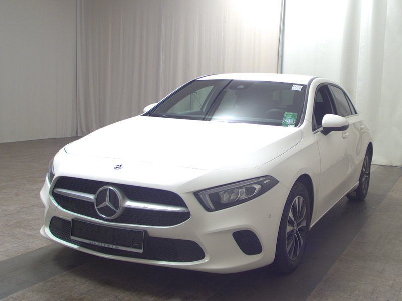 Mercedes-Benz A 180 d automatik • LED • koža — 2