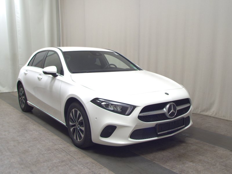 Mercedes-Benz A 180 d automatik • LED • koža — 3