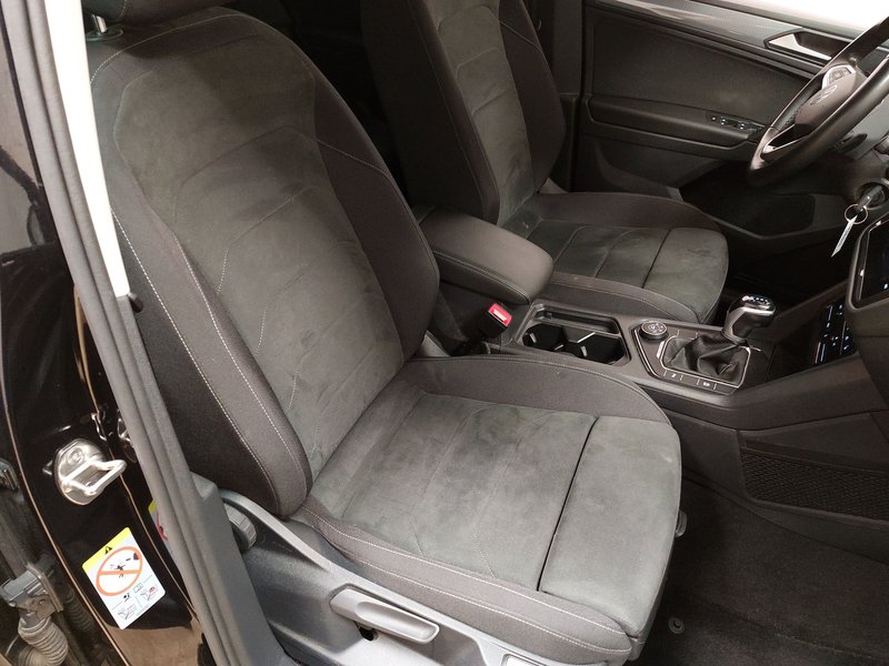Volkswagen Tiguan 2.0 TDI 4MOTION Life automatik • ACC • LED — 10