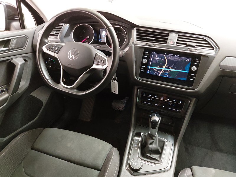 Volkswagen Tiguan 2.0 TDI 4MOTION Life automatik • ACC • LED — 13