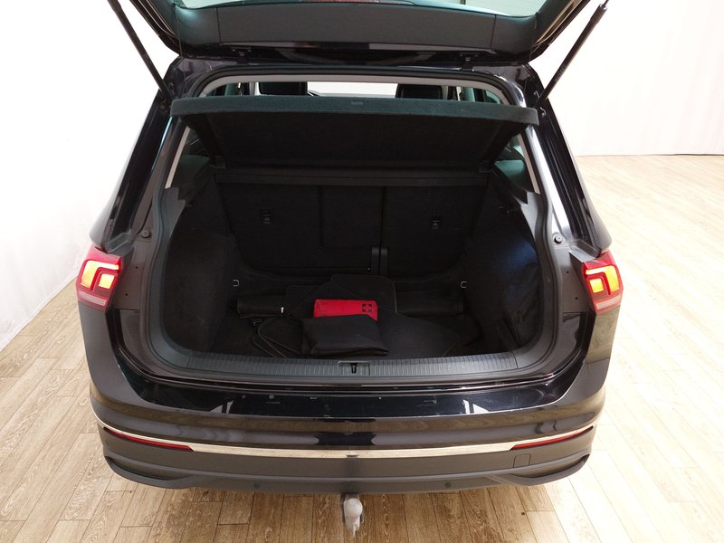 Volkswagen Tiguan 2.0 TDI 4MOTION Life automatik • ACC • LED — 15