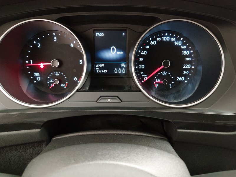 Volkswagen Tiguan 2.0 TDI 4MOTION Life automatik • ACC • LED — 17