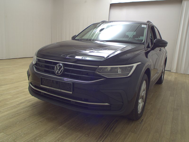 Volkswagen Tiguan 2.0 TDI 4MOTION Life automatik • ACC • LED — 2